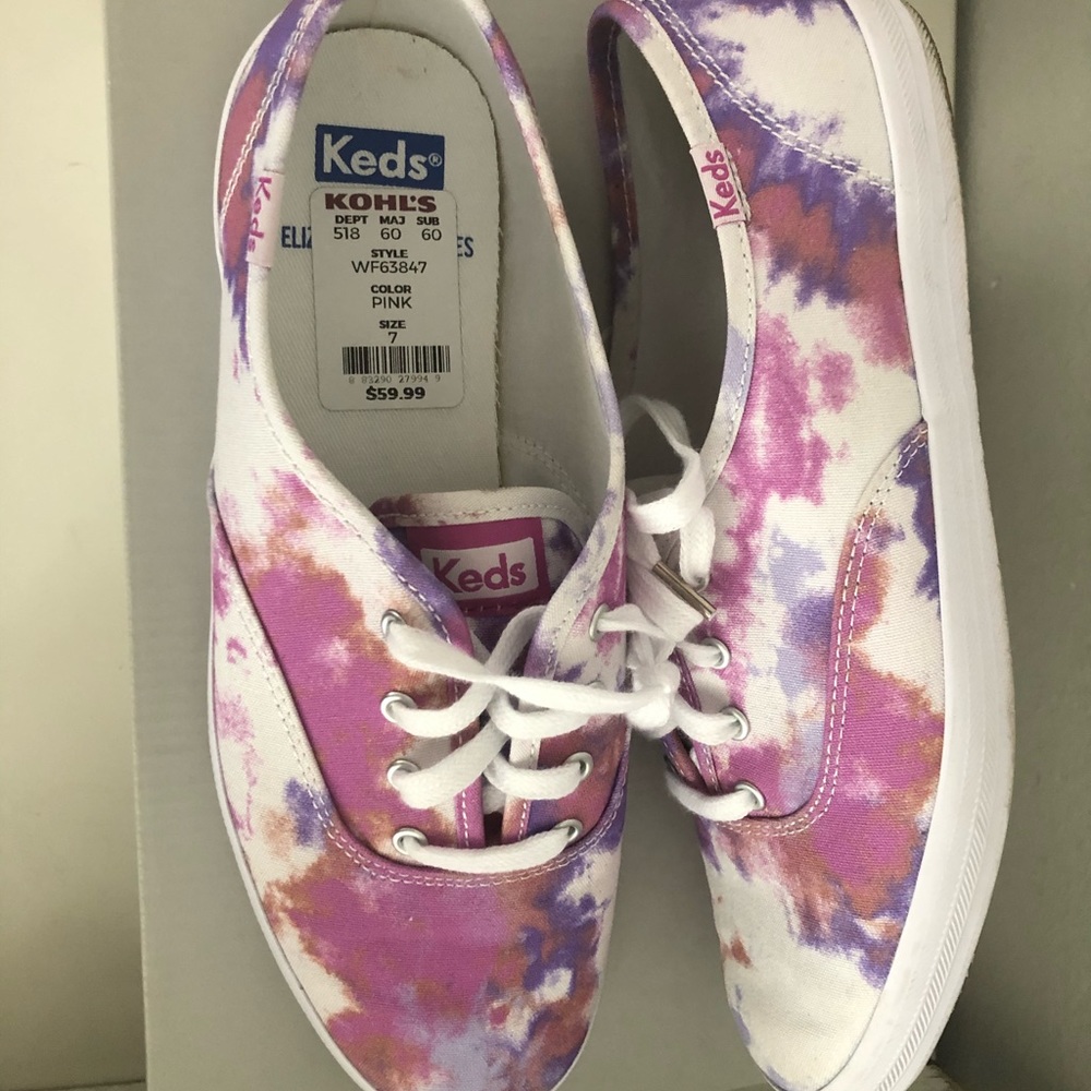 Woman shoes size 7. Worn one time.